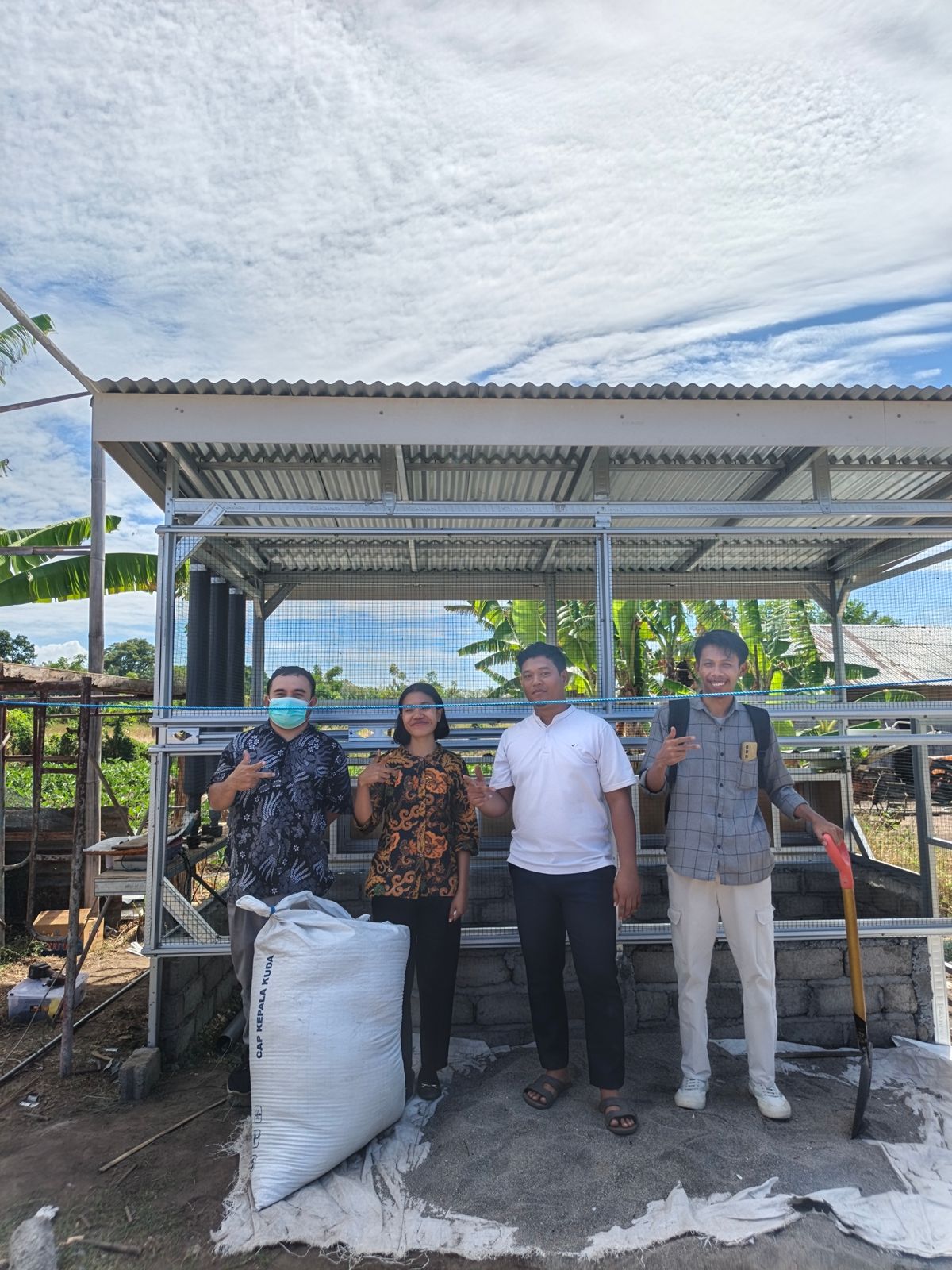 Dosen UNIMOF Kembangkan Mini-Farm Otomatis di Pondok Pesantren Al Fatah Nangahure