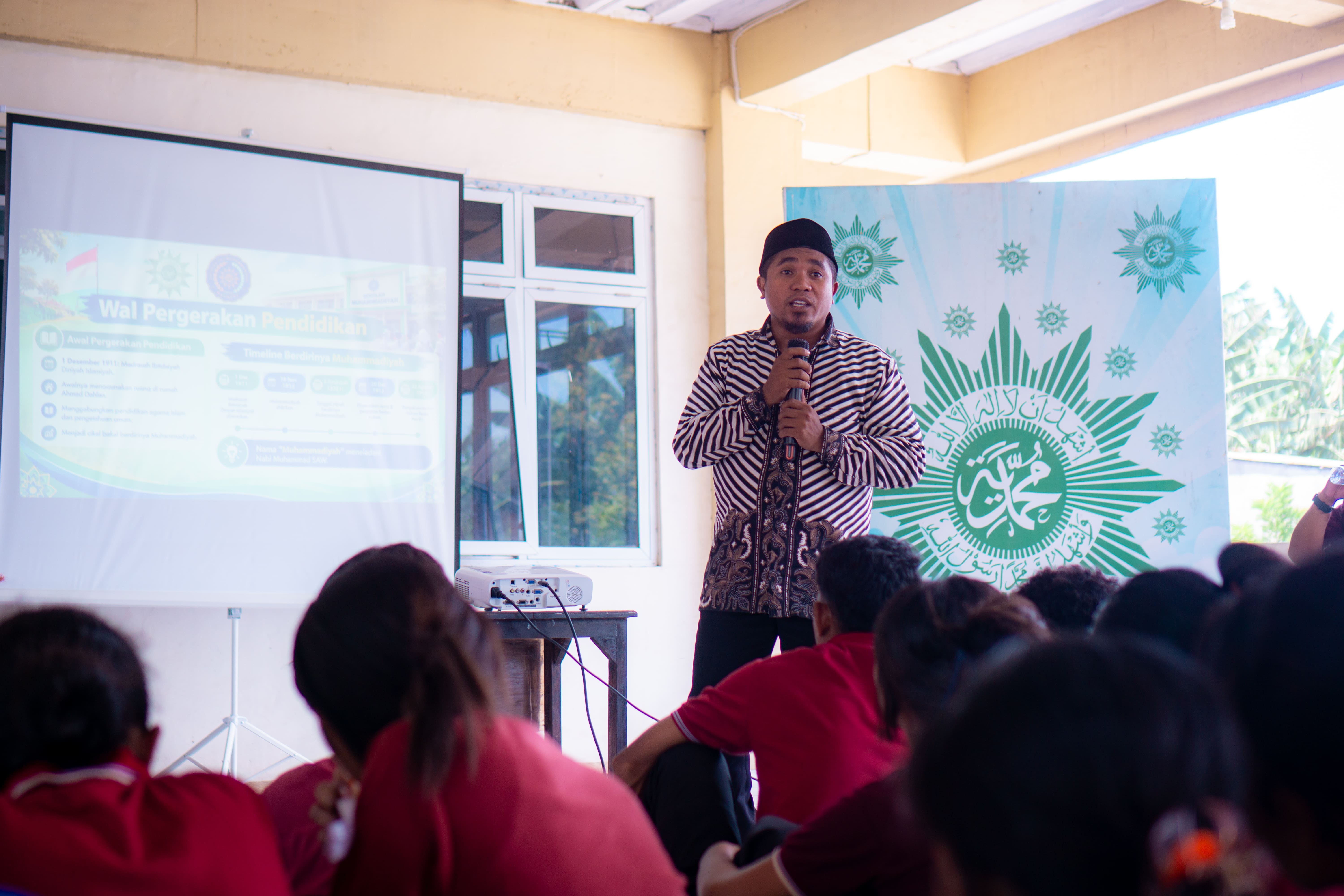 Mahasiswa Baru UNIMOF Dikenalkan Program AIK, Bangun Spiritualitas, Akhlak, dan Kebersamaan Lintas Agama