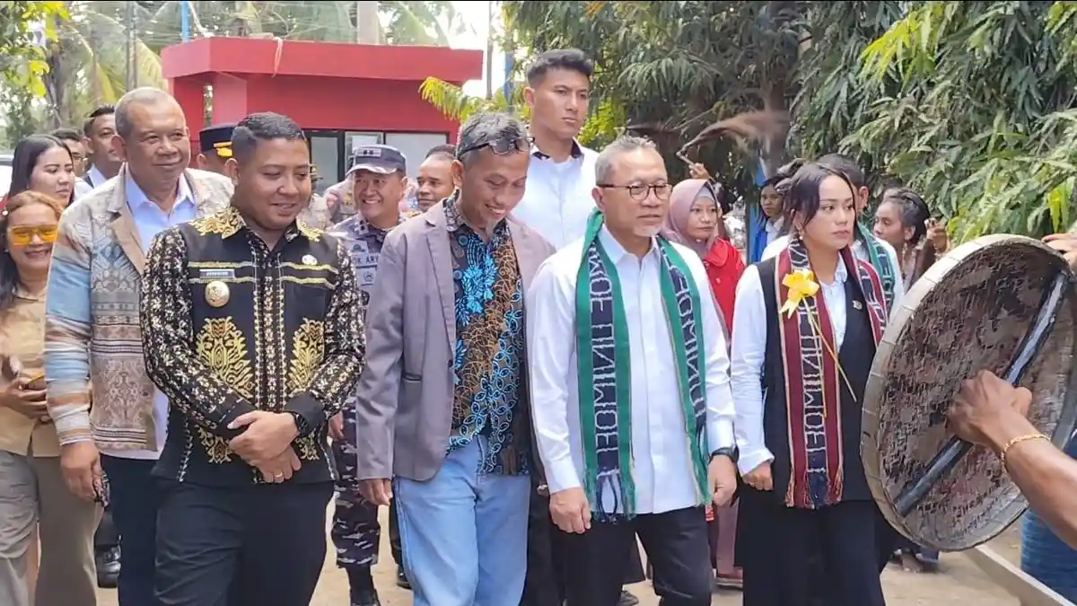 UNIMOF Hadirkan Menko Zulkifli Hasan, Ajak Generasi Muda Menjadi Sarjana Tangguh Pembangun Bangsa